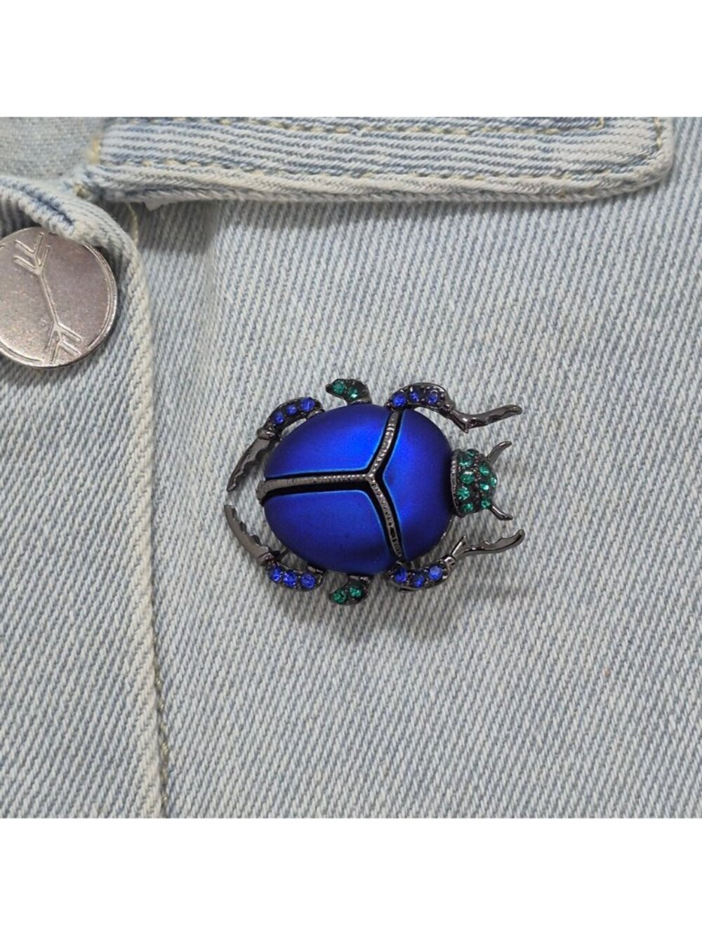 Vintage Vibes Blue Beetle Brooch Scarab Pin Emerald Rhinestone Silver Tone 1.5" - Picture 2 of 5